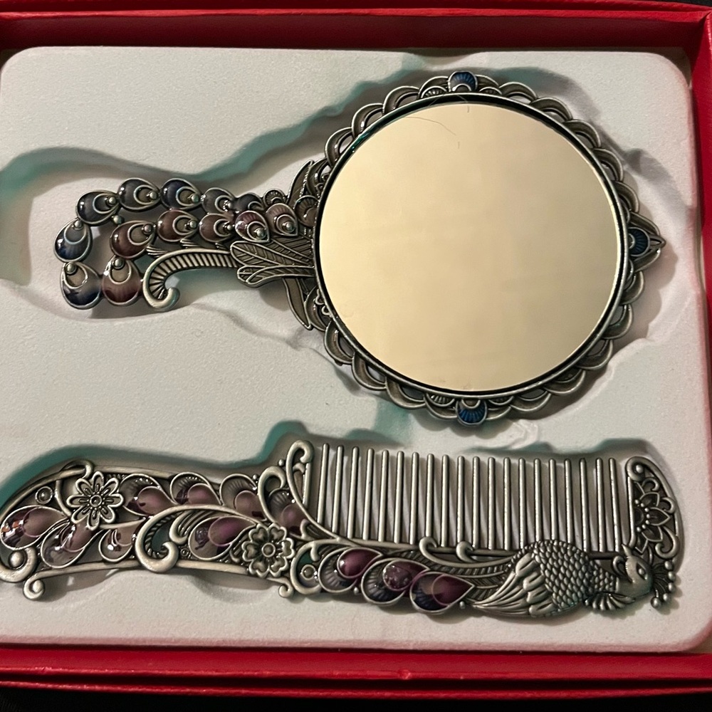 Elegant Silver Mirror and Comb Set with Purple Accents